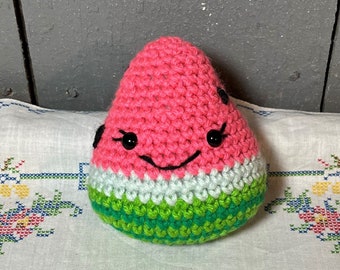 Fatia de melancia recheada de amigurumi