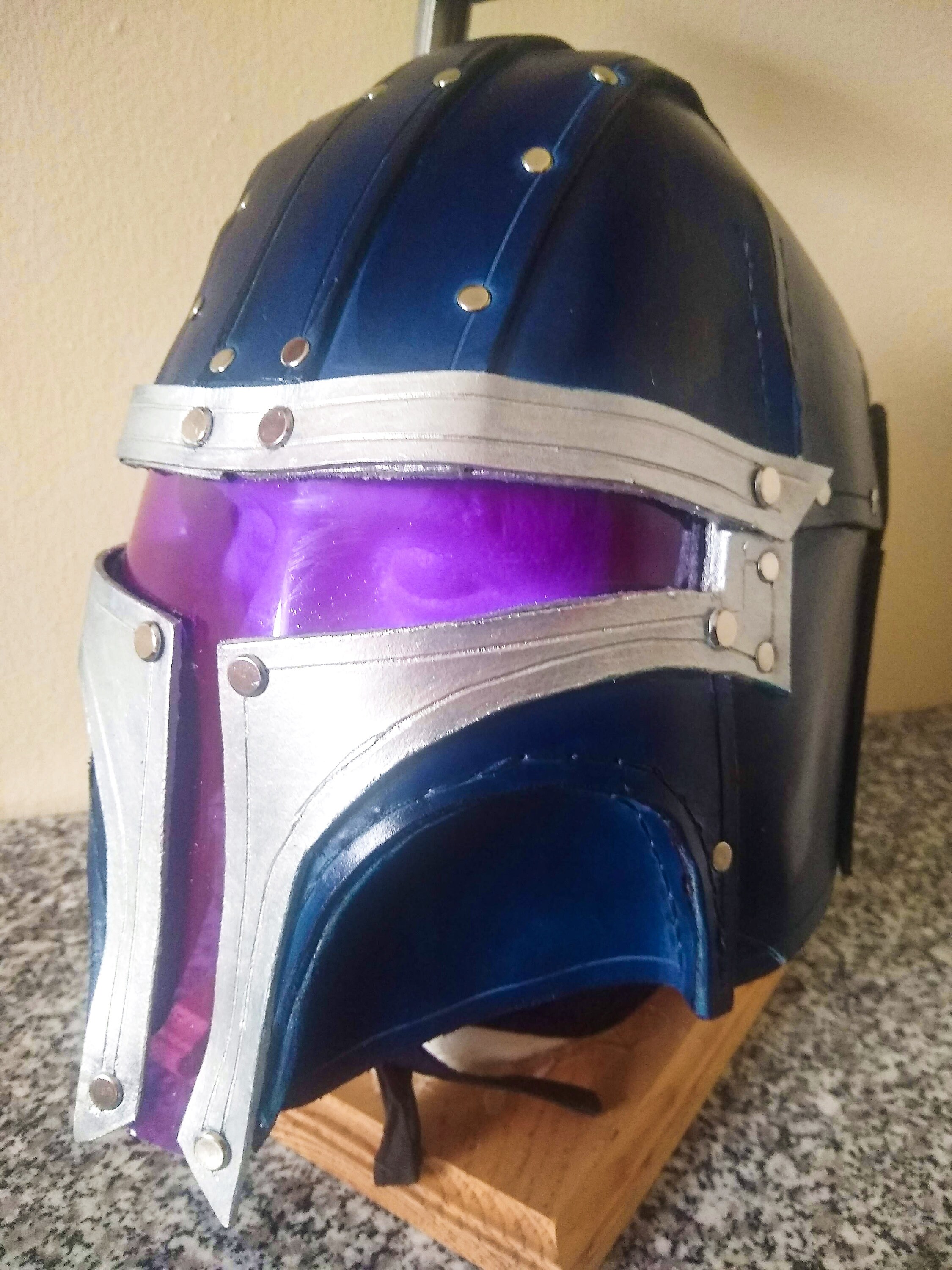 llavero casco mandaloriano