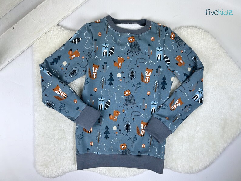 From 22.90 euros: Long-sleeved shirt, sweater, pullover, forest animals image 1