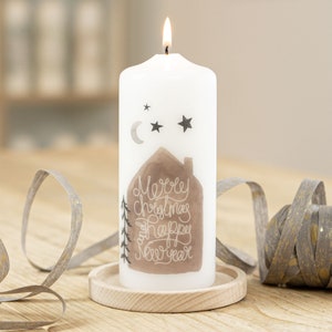 Adventskerze und Weihnachtskerze "Merry Christmas" inkl. passender Postkarte - das perfekte Geschenk für die Adventszeit und Weihnachten!
