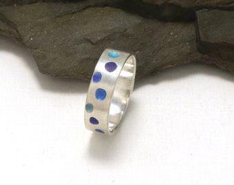 Silberring mit blauen Punkten, matt, Emaille