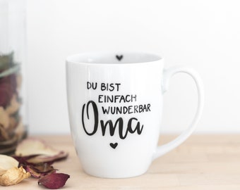 Tasse • Oma ist wunderbar • Becher Name personalisiert Handlettering handbemalt