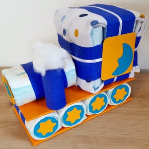 Windelzug. Junge, Eisenbahn, Windeltorte, Zug, Windellok, diy, Windelrucksack, Geschenk zur Taufe Geburt, Schwangerschaft Party, Neugeborene