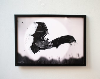 Fledermaus mit Begleiter Digitaldruck Fantasy - Tuschezeichnung Schwarz Weiß Illustration Kunstdruck