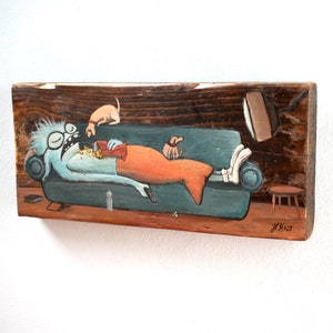 Monster auf der Couch Treibholz handbemalt Schlafendes Monster auf einem Sofa Rustikale Deko Wohnzimmer Bild 7