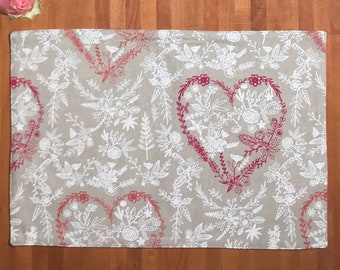 Two double sided placemats, placemats, place mats, table covers, place mats, reversible, two-layer, hearts