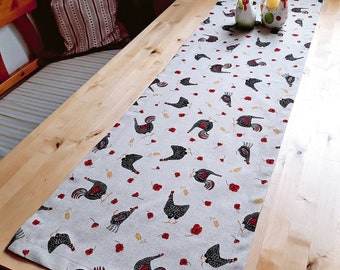 Table runners, chickens