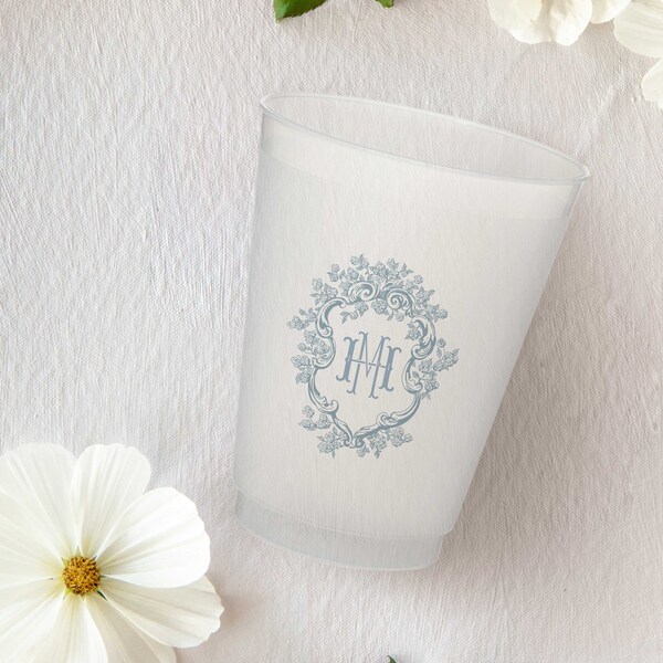 Barry Cups | Plastic Cup with Hydrangea Floral Crest and Monogram