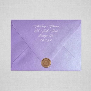 Buste nuziali metalliche viola chiaro / Buste con lembo appuntito metallico lilla