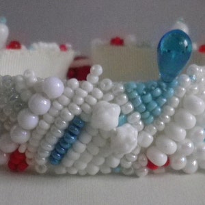 Pearl bracelet embroidered, maritime, pearl work, unique jewellery, bridal jewellery, bracelet, beadwork, white, image 1