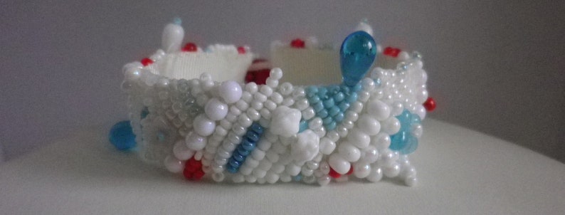 Pearl bracelet embroidered, maritime, pearl work, unique jewellery, bridal jewellery, bracelet, beadwork, white, image 1