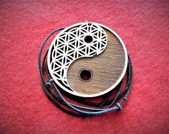 Yin Yang Levensbloem ketting met hanger van Zwitsers grenenhout, geurige energie sieraden, arolladennenhout, Zwitsers grenenhout