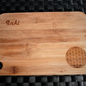 Fleur de la vie planche à découper planche à découper personnalisé bambou 30x20x1cm avec le nom et le symbole d’énergie sélectionnable