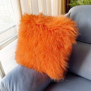 Pelgrim Tussen toevoegen Orange fur pillow - Etsy Nederland