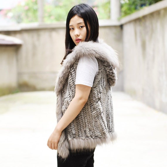 Natural Rabbit Fur Vest with Raccoon Fur Collar Party Waistcoat Jackets  Knitted Gilet Women Wool Vest