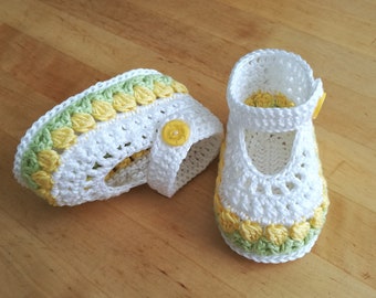 Crochet baby booties ballerina white yellow tulips