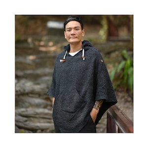 Unisex Poncho Wolle Herren und Poncho Wolle Damen mit Fleece Fütterung Abajo Wolle schwarz Bild 1