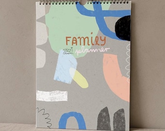 Tidlös och hållbar familjekalender A3 – flexibel start, 5 kolumner, med högtider och konsttryck på baksidan!
