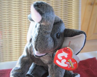 Stofftier, Elefant, Beanie Baby namens Trumpet mit Geburtsdatum 11. Februar 2000