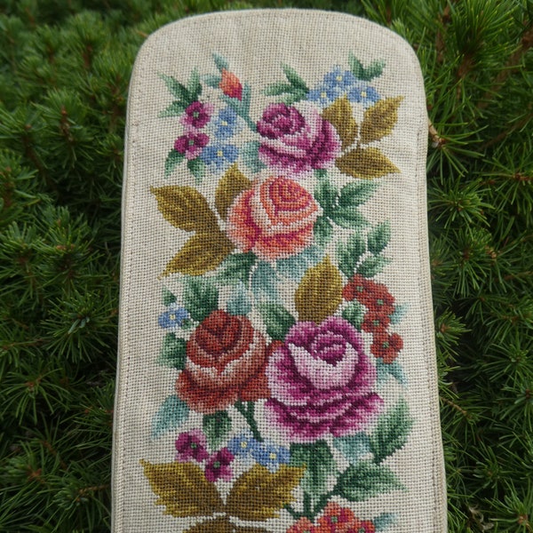 Vintage glasses case, petit point embroidery, old glasses case, roses