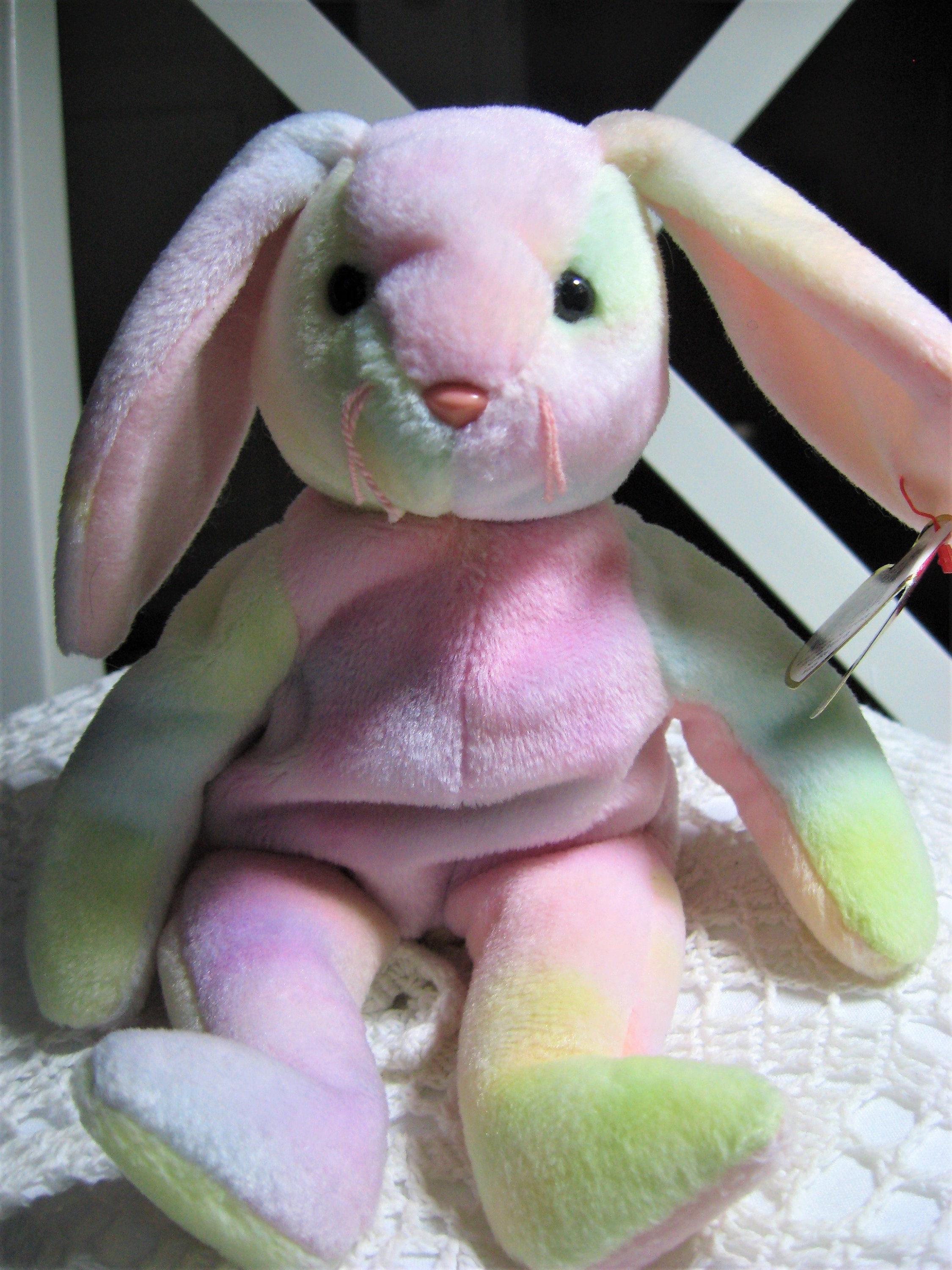 Peluche hochet Cerise le lapin rose - Doudou et compagnie