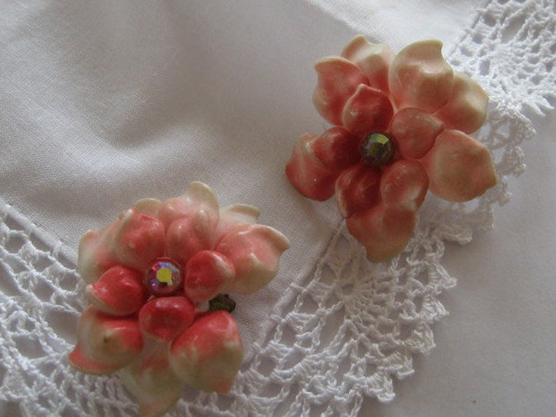 Ohrclips, Blütenohrclips, Vintageschmuck, alter Modeschmuck Bild 1