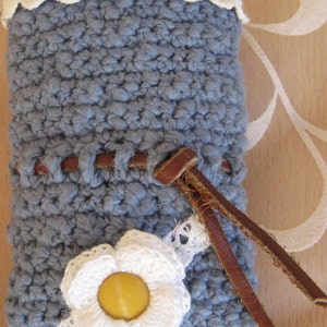 Case, bag in blue with flowers, crocheted image 2