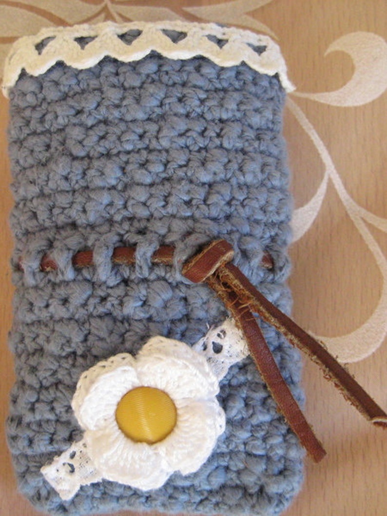 Case, bag in blue with flowers, crocheted image 2