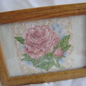 Süßes Gobelinbild mit nostalgischer Rose Bild 1