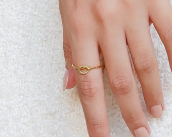 Anello da donna con nodo celtico, anello da donna in argento 925, elegante anello di dichiarazione impilabile, regalo per lei