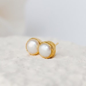 Natural Freshwater Pearl Earring, Stud Earrings, Classic Pearl Earrings, Timeless Designs ,Minimalist Jewelry, Bridesmaid Gift, Gift For Mom image 1
