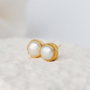 Natural Freshwater Pearl Earring, Stud Earrings, Classic Pearl Earrings, Timeless Designs ,Minimalist Jewelry, Bridesmaid Gift, Gift For Mom image 1