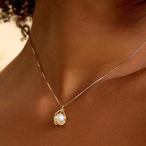 White Pearl Cage Necklace, Gentle Necklace,Single Pearl Necklace, Minimalist Pearl Necklace, Bridal Jewelry, Bridesmaid Gift, Christmas Gift
