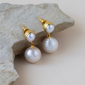 Große Perlenohrringe, Perlenohrringe, Hochzeitsschmuck, Brautjungferngeschenke, minimalistischer Schmuck, Geschenk für Frau