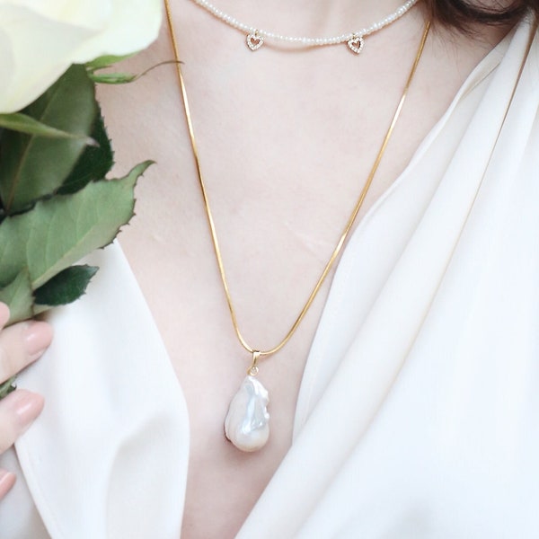 Grand collier de perles baroques, collier en couches d’or, cadeau d’anniversaire, cadeau de la Saint-Valentin, cadeau unique, cadeau pour elle