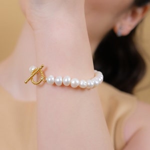 Modern Pearl Jewelry, Pearl Bracelet, Bridal Jewelry, Delicate Elegant Jewelry for Wedding,June Birthstone Gift, Gifts for Mom image 1