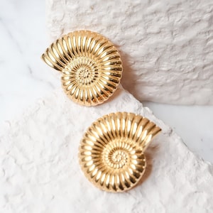 By Art and Crafts Jewelry, Snail Gold Earrings, Shellfish Earrings, Elegant Ammonite Stud Earrings, Mother&#39;s Day Gifts