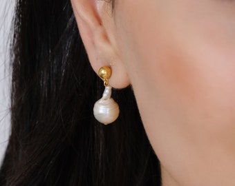 Pearl Drop Earrings , Baroque Pearl Earrings, Minimalist Earrings , Pearl Jewelry , Bridal Jewelry, Gift For Her, Christmas Gift