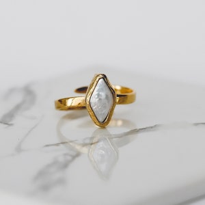 Pearl Ring, Geometric Ring, Anniversary Ring, June Birthstone, Genuine Pearl Ring, Baroque Pearl Ring, Raw Pearl , Gift for Her
