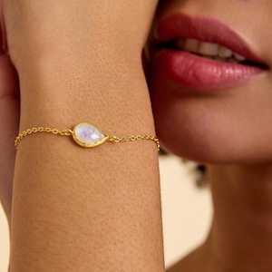 Moonstone Bracelet, Birthstone Jewelry, Minimalist Jewelry, Boho Bracelet, Dainty Bracelet, Moonstone Jewelry, Gift For Mom