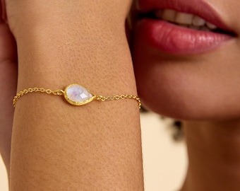 Moonstone Bracelet, Birthstone Jewelry, Minimalist Jewelry, Boho Bracelet, Dainty Bracelet, Moonstone Jewelry, Gift For Mom