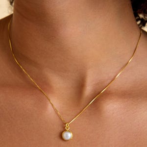 Dainty Minimalist Pearl Necklace, Wedding Necklace, Bridal Jewelry, Bridesmaid Gift, Elegant Jewelry, Layering Necklace, Mother's Day Gifts