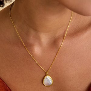 Elegant Mother of Pearl Necklace, Boho Pearl Necklace, Bridal Jewelry, Pearl Necklace, Pearl Jewelry, Layering Necklaces, Mother&#39;s Day Gifts