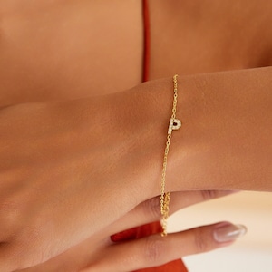 Pave Initial Armband, Minimaler Schmuck, Diamant Buchstabe Armband, Buchstabe Schmuck, personalisierter Schmuck, Geschenke für Mutter