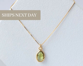 Peridot Halskette, August Birthstone Halskette, Peridot Teardrop Halskette, elegante Halsketten, Geschenk für sie