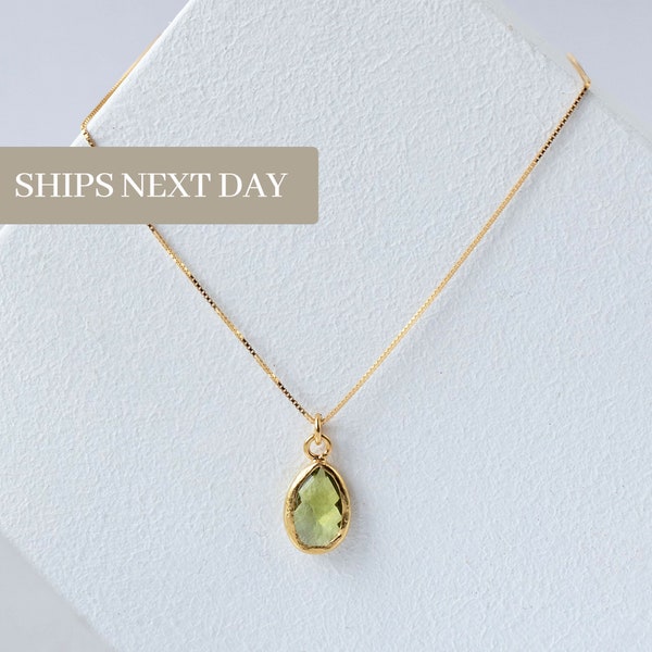 Peridot Halskette, August Birthstone Halskette, Peridot Teardrop Halskette, elegante Halsketten, Geschenk für sie