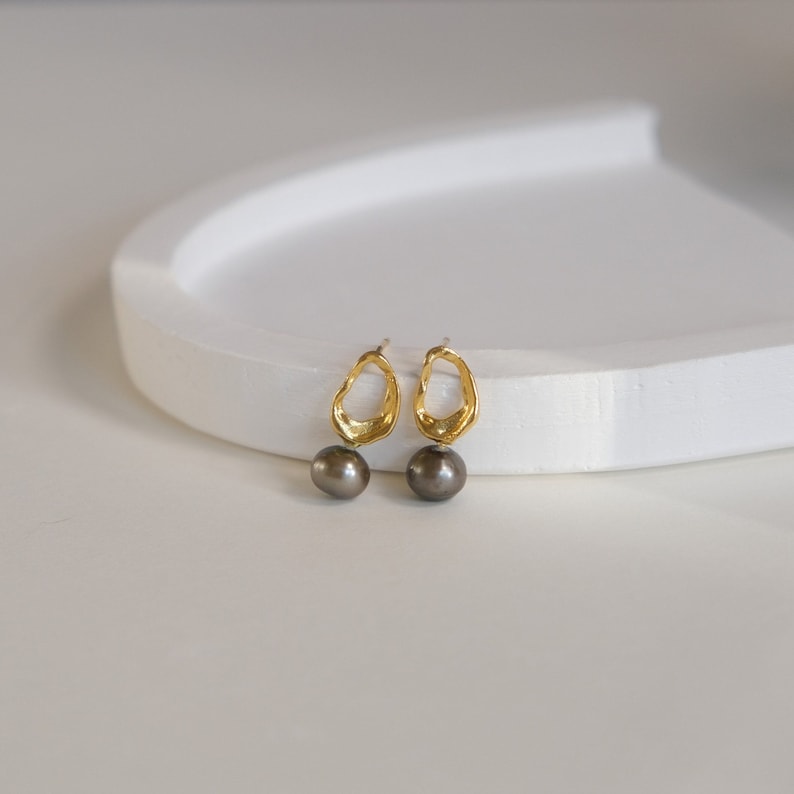 Natural Black Pearl Earrings, Dark Pearl Earrings, Elegant Earrings, Delicate Stud Earrings, Pearl Jewelry, Bridesmaid Gift, Gift for Mother image 3