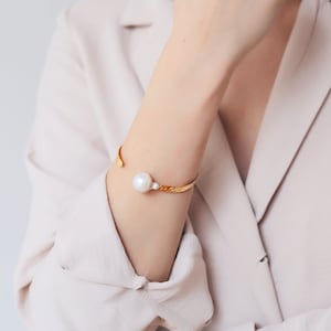 Pearl Cuff Bracelet, Baroque Pearl Bracelet, Designer Bracelets, Unique Jewelry, Bridal Jewelry, Bridesmaid Gifts , Gift for Her