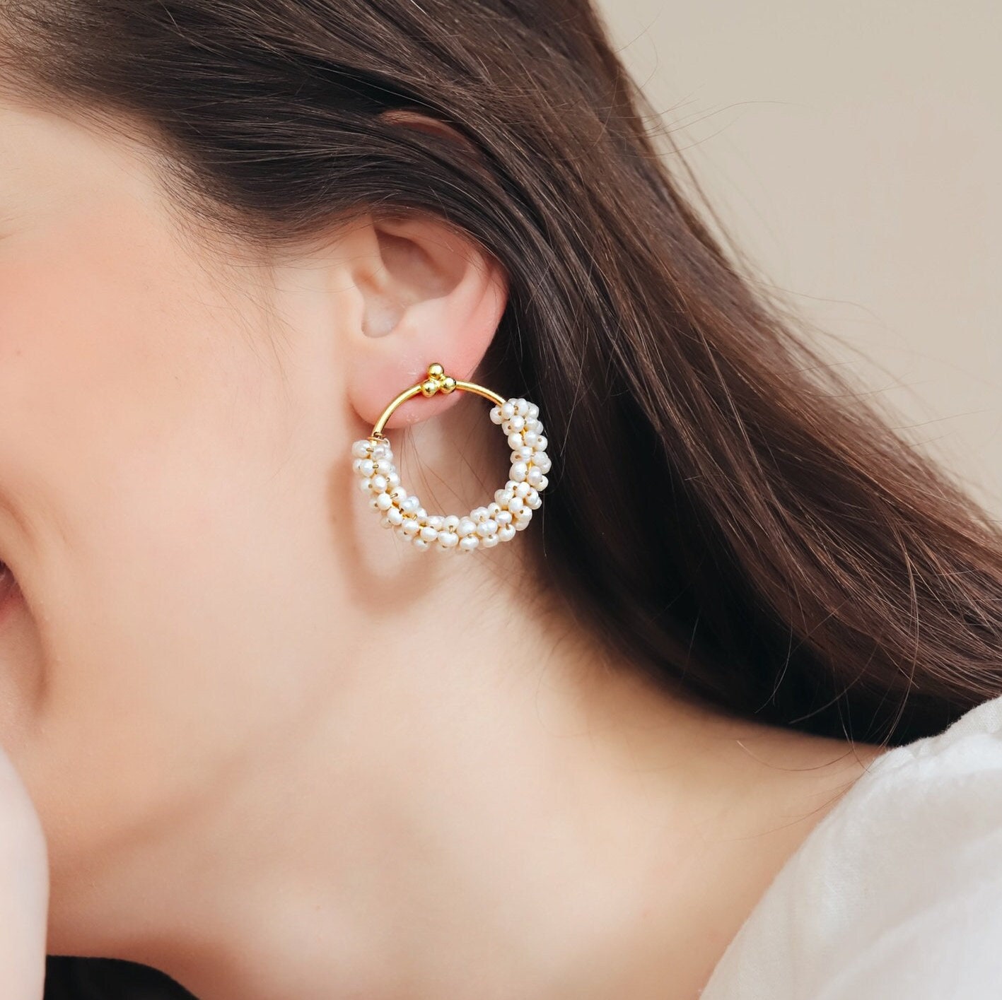 ★関税込★VINTAGE HOLLYWOOD★Big White Berry Pearl Earrings Vintage 80s Extra Large White Pearls and Large Silver Button