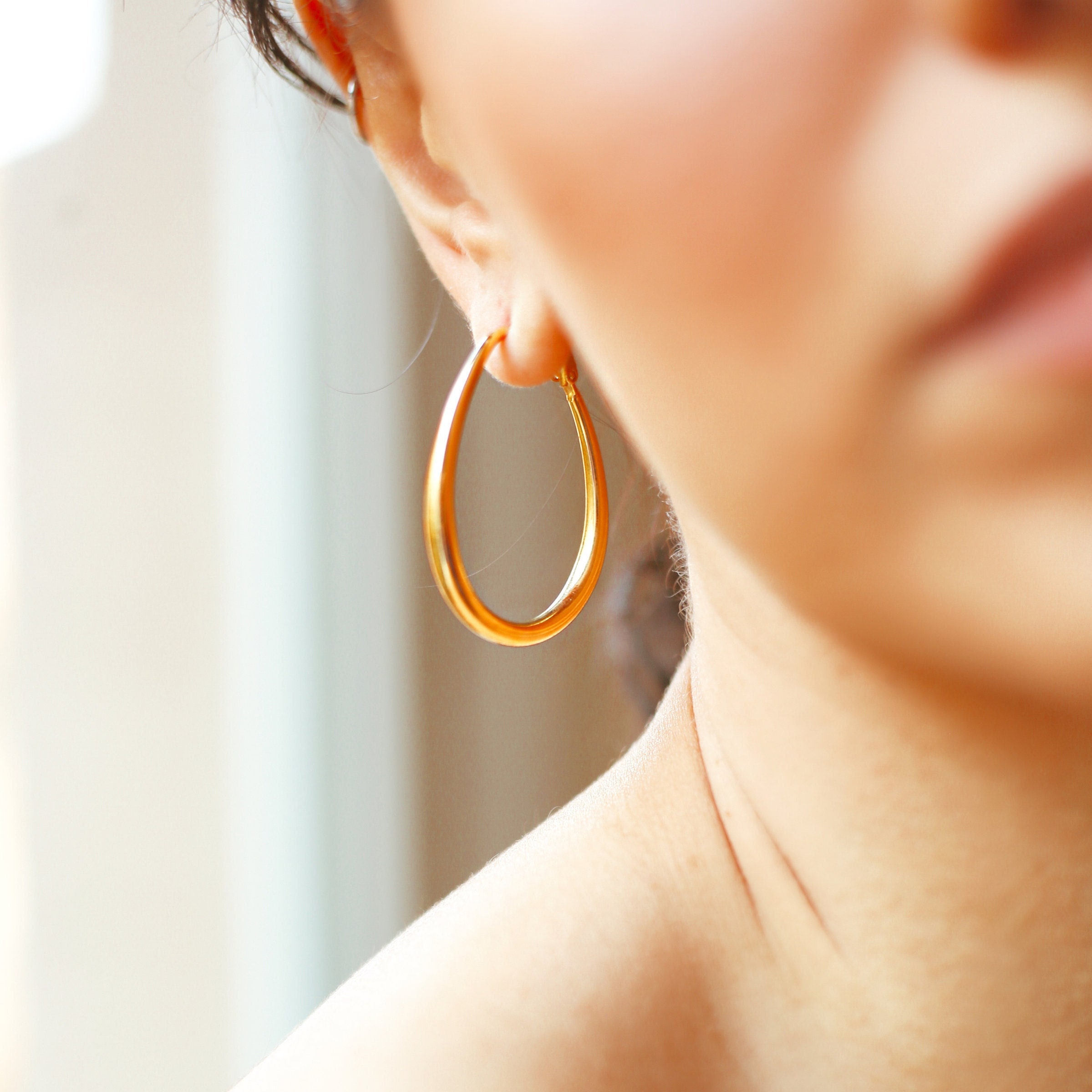 ピアス LESS IS MORE 14K gold oval earrings s il_fullxfull.5765455297_qjlf.jpg